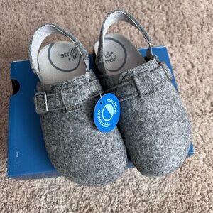 New Stride Rite M2P Gray Felt Slip-On Kids Shoes 10M